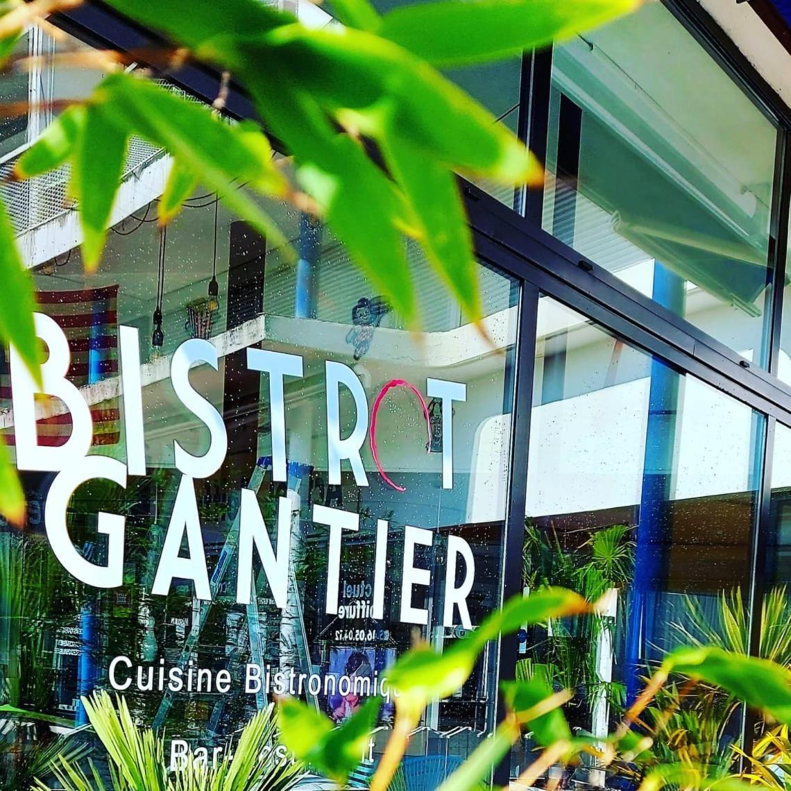 Hotel La Croisette & Restaurant Bistrot Gantier En Centre Ville Royan Exteriör bild